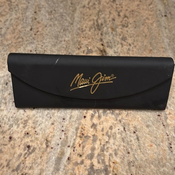 Maui Jim sunglasses soft shell case. Only case no glasses - Picture 3 of 6